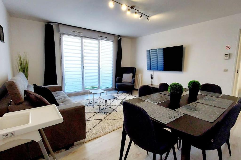 Cosy Home 2, 2 Chambres, 6 Personnes, 3 Min Gare, Parking Cergy Exterior foto